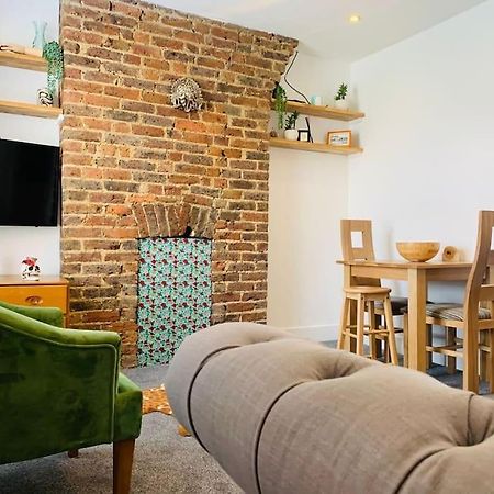 Funky 2 Bedroom Apartment In Town Centre Hastings Luaran gambar