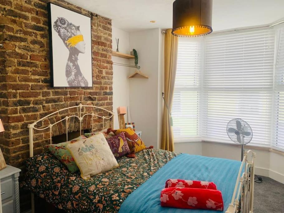 Funky 2 Bedroom Apartment In Town Centre Hastings Luaran gambar