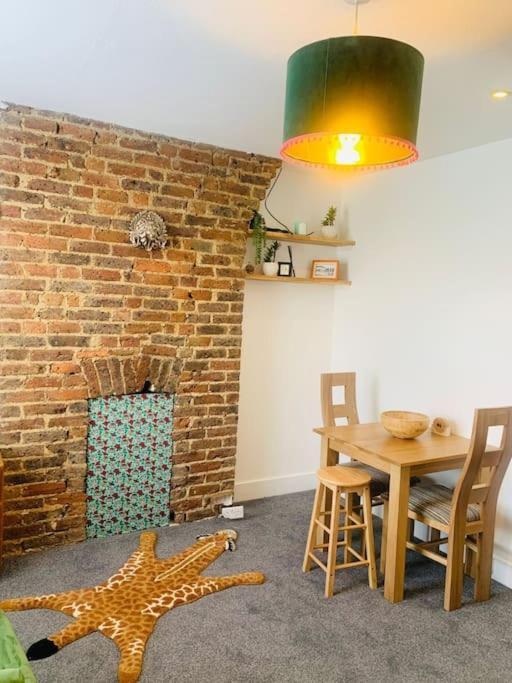 Funky 2 Bedroom Apartment In Town Centre Hastings Luaran gambar